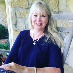 Meet your Posher, Leslie